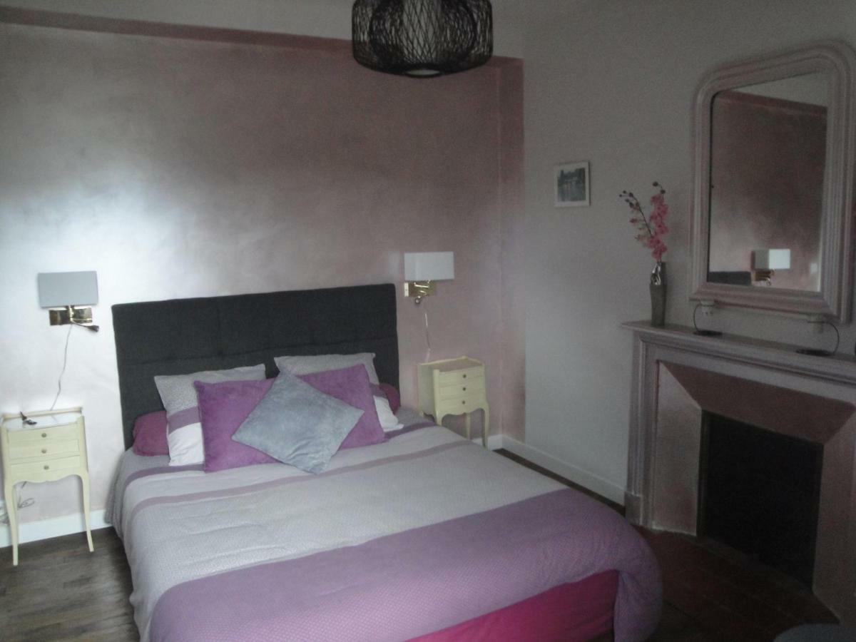 Le Relais Des Capucines Bed & Breakfast Largnac Luaran gambar
